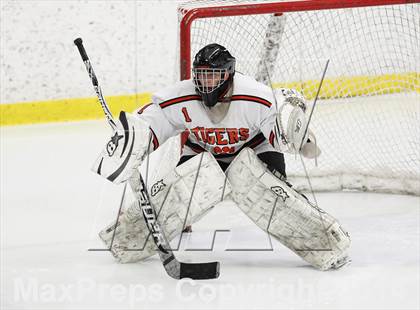 Thumbnail 2 in Ridgefield vs. New Canaan (FCIAC Semifinal) photogallery.