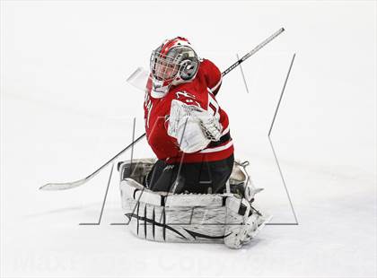 Thumbnail 2 in Ridgefield vs. New Canaan (FCIAC Semifinal) photogallery.