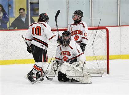 Thumbnail 3 in Ridgefield vs. New Canaan (FCIAC Semifinal) photogallery.