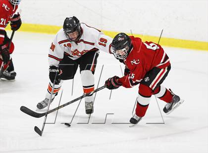 Thumbnail 3 in Ridgefield vs. New Canaan (FCIAC Semifinal) photogallery.