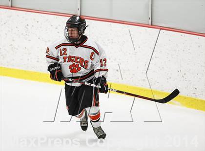 Thumbnail 2 in Ridgefield vs. New Canaan (FCIAC Semifinal) photogallery.