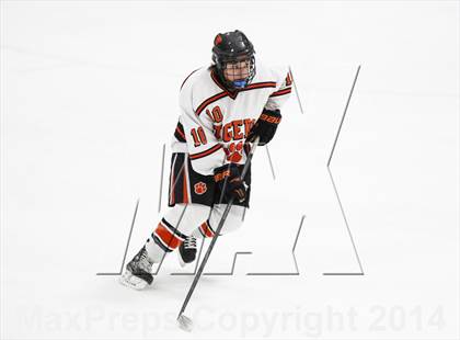 Thumbnail 2 in Ridgefield vs. New Canaan (FCIAC Semifinal) photogallery.