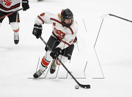 Thumbnail 2 in Ridgefield vs. New Canaan (FCIAC Semifinal) photogallery.