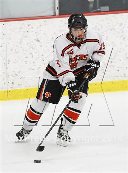 Thumbnail 3 in Ridgefield vs. New Canaan (FCIAC Semifinal) photogallery.