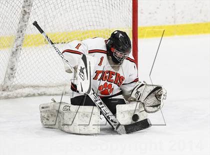 Thumbnail 2 in Ridgefield vs. New Canaan (FCIAC Semifinal) photogallery.