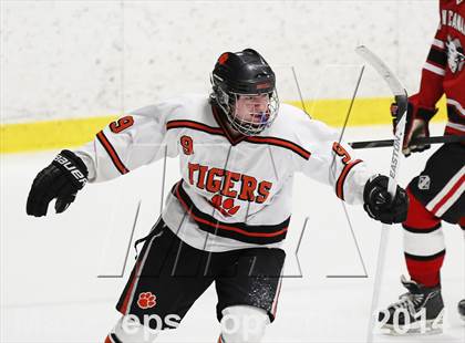 Thumbnail 2 in Ridgefield vs. New Canaan (FCIAC Semifinal) photogallery.