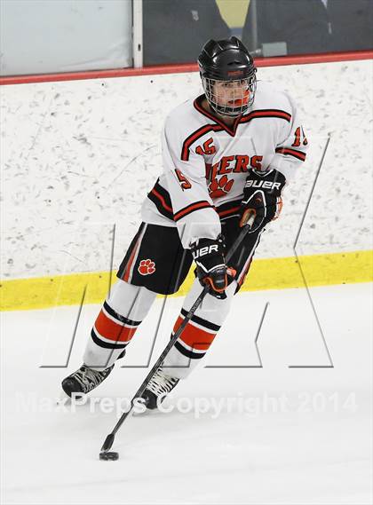 Thumbnail 2 in Ridgefield vs. New Canaan (FCIAC Semifinal) photogallery.