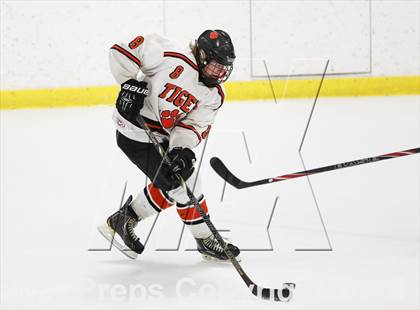 Thumbnail 2 in Ridgefield vs. New Canaan (FCIAC Semifinal) photogallery.