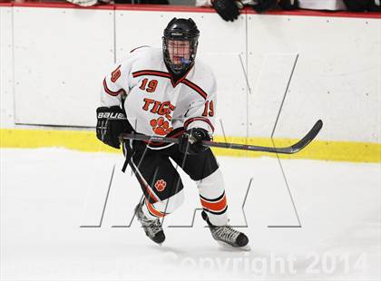 Thumbnail 3 in Ridgefield vs. New Canaan (FCIAC Semifinal) photogallery.