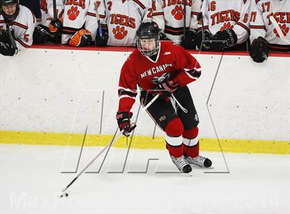Thumbnail 3 in Ridgefield vs. New Canaan (FCIAC Semifinal) photogallery.