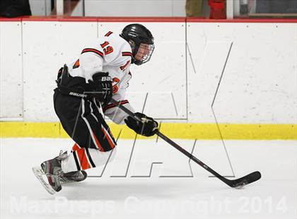 Thumbnail 2 in Ridgefield vs. New Canaan (FCIAC Semifinal) photogallery.