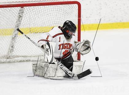 Thumbnail 1 in Ridgefield vs. New Canaan (FCIAC Semifinal) photogallery.