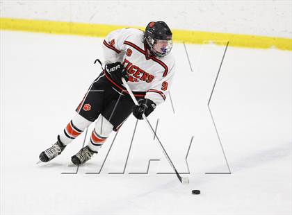 Thumbnail 2 in Ridgefield vs. New Canaan (FCIAC Semifinal) photogallery.