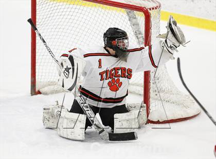 Thumbnail 3 in Ridgefield vs. New Canaan (FCIAC Semifinal) photogallery.