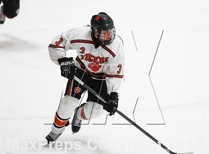 Thumbnail 1 in Ridgefield vs. New Canaan (FCIAC Semifinal) photogallery.