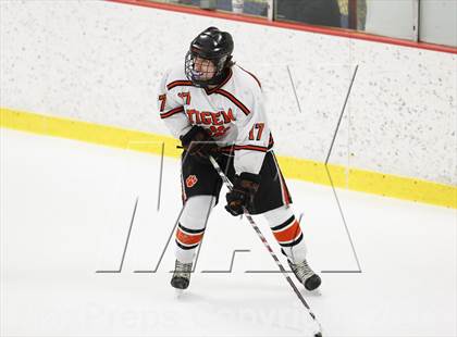 Thumbnail 2 in Ridgefield vs. New Canaan (FCIAC Semifinal) photogallery.