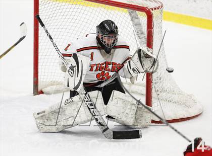 Thumbnail 2 in Ridgefield vs. New Canaan (FCIAC Semifinal) photogallery.