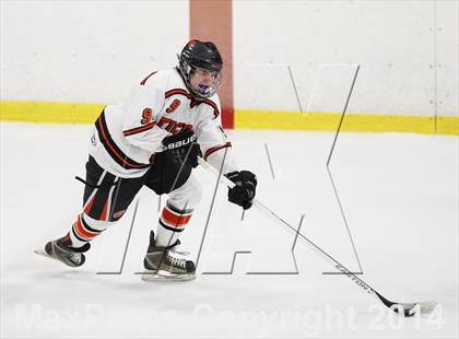 Thumbnail 2 in Ridgefield vs. New Canaan (FCIAC Semifinal) photogallery.