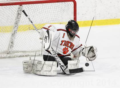 Thumbnail 3 in Ridgefield vs. New Canaan (FCIAC Semifinal) photogallery.