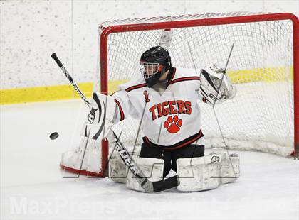 Thumbnail 2 in Ridgefield vs. New Canaan (FCIAC Semifinal) photogallery.