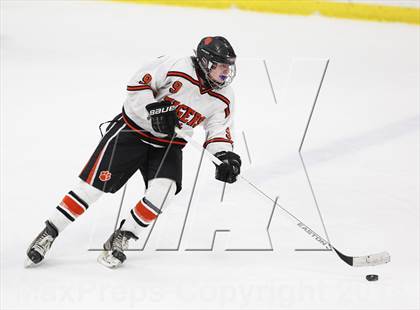Thumbnail 2 in Ridgefield vs. New Canaan (FCIAC Semifinal) photogallery.