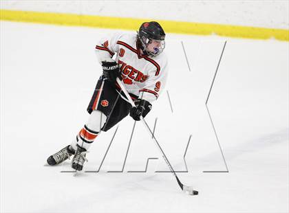 Thumbnail 3 in Ridgefield vs. New Canaan (FCIAC Semifinal) photogallery.
