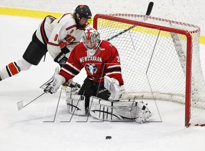 Thumbnail 3 in Ridgefield vs. New Canaan (FCIAC Semifinal) photogallery.