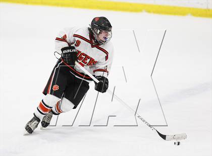 Thumbnail 1 in Ridgefield vs. New Canaan (FCIAC Semifinal) photogallery.