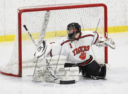 Thumbnail 1 in Ridgefield vs. New Canaan (FCIAC Semifinal) photogallery.