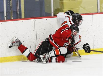 Thumbnail 3 in Ridgefield vs. New Canaan (FCIAC Semifinal) photogallery.