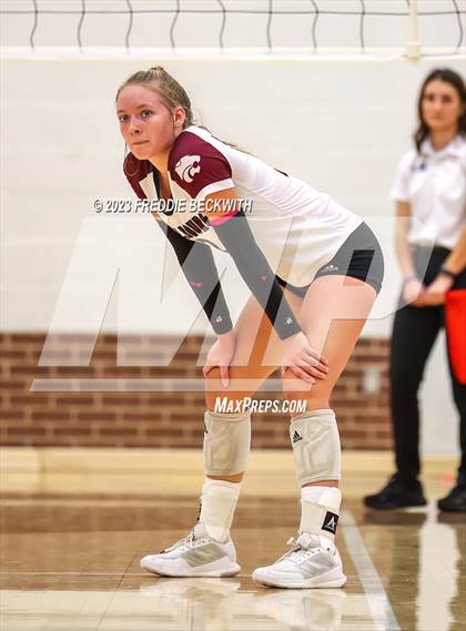 Thumbnail 1 in Ponder vs. Callisburg (UIL 3A Volleyball Area) photogallery.