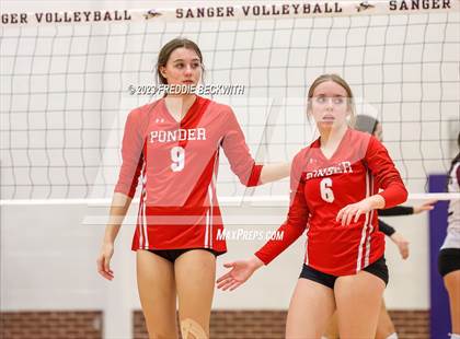 Thumbnail 3 in Ponder vs. Callisburg (UIL 3A Volleyball Area) photogallery.