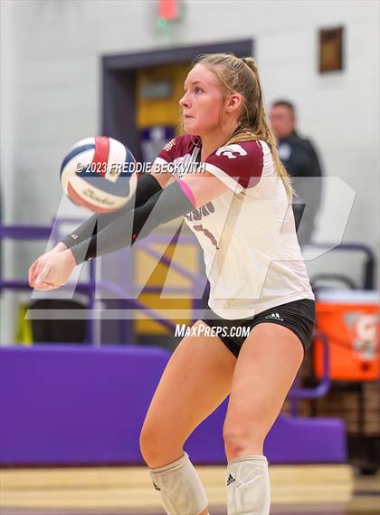 Thumbnail 1 in Ponder vs. Callisburg (UIL 3A Volleyball Area) photogallery.