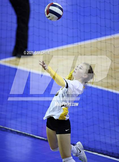 Thumbnail 3 in Cheyenne Mountain vs. Thompson Valley (CHSAA 4A State Championship) photogallery.