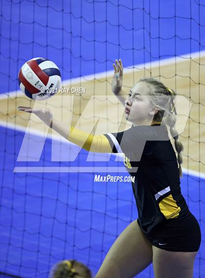 Thumbnail 2 in Cheyenne Mountain vs. Thompson Valley (CHSAA 4A State Championship) photogallery.