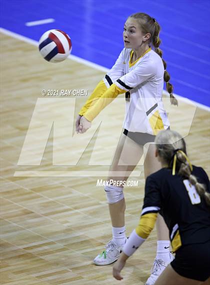 Thumbnail 2 in Cheyenne Mountain vs. Thompson Valley (CHSAA 4A State Championship) photogallery.
