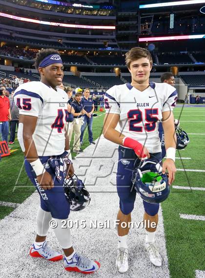 Thumbnail 2 in Martin vs. Allen (UIL 6A Regional Playoff) photogallery.