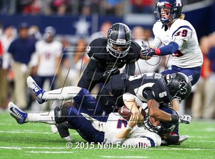 Thumbnail 2 in Martin vs. Allen (UIL 6A Regional Playoff) photogallery.