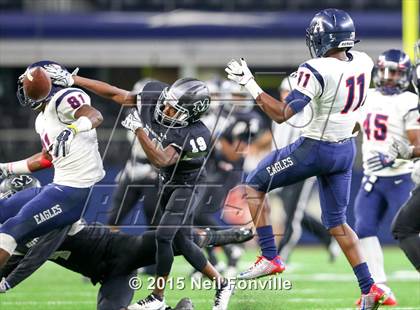 Thumbnail 2 in Martin vs. Allen (UIL 6A Regional Playoff) photogallery.