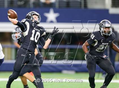 Thumbnail 2 in Martin vs. Allen (UIL 6A Regional Playoff) photogallery.
