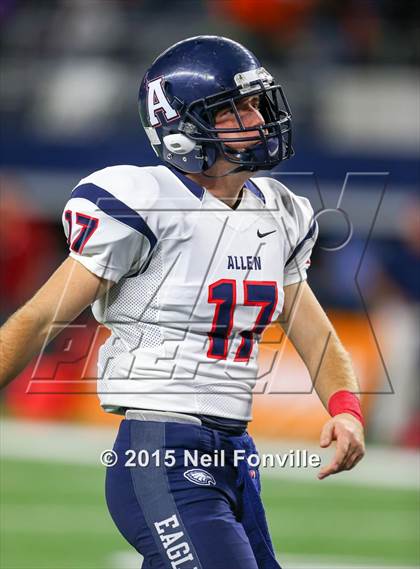 Thumbnail 3 in Martin vs. Allen (UIL 6A Regional Playoff) photogallery.