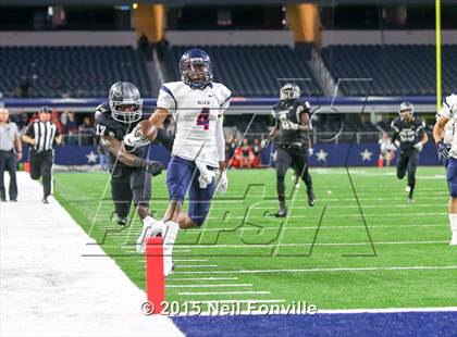 Thumbnail 2 in Martin vs. Allen (UIL 6A Regional Playoff) photogallery.