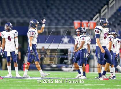 Thumbnail 2 in Martin vs. Allen (UIL 6A Regional Playoff) photogallery.