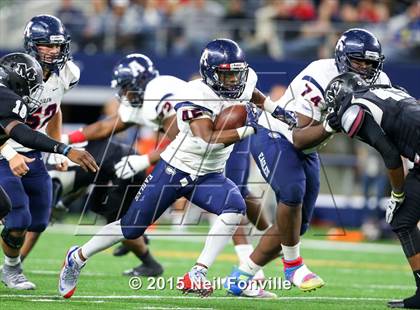 Thumbnail 2 in Martin vs. Allen (UIL 6A Regional Playoff) photogallery.