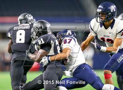 Thumbnail 2 in Martin vs. Allen (UIL 6A Regional Playoff) photogallery.