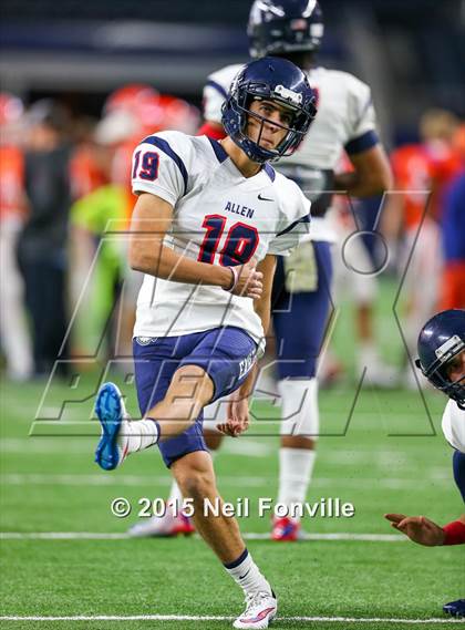 Thumbnail 3 in Martin vs. Allen (UIL 6A Regional Playoff) photogallery.