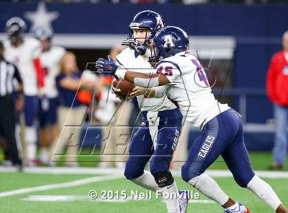 Thumbnail 1 in Martin vs. Allen (UIL 6A Regional Playoff) photogallery.