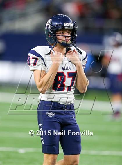 Thumbnail 1 in Martin vs. Allen (UIL 6A Regional Playoff) photogallery.