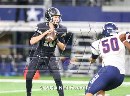 Thumbnail 2 in Martin vs. Allen (UIL 6A Regional Playoff) photogallery.