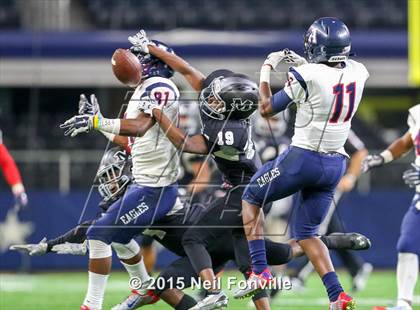 Thumbnail 1 in Martin vs. Allen (UIL 6A Regional Playoff) photogallery.